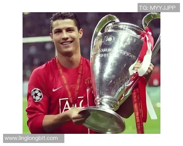 C罗独特头发造型解析：从经典到创新的足球明星风格演变