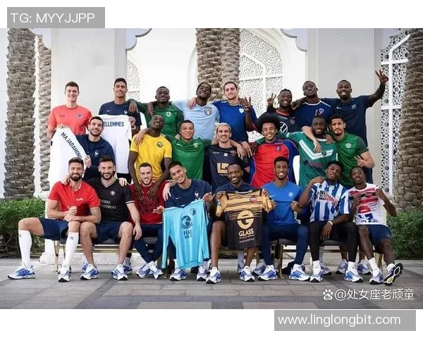 克莱足球明星合影精彩瞬间回顾与背后的故事分享