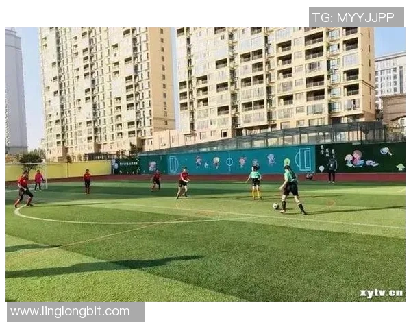 小叶爱足球的成长故事与梦想追逐之旅